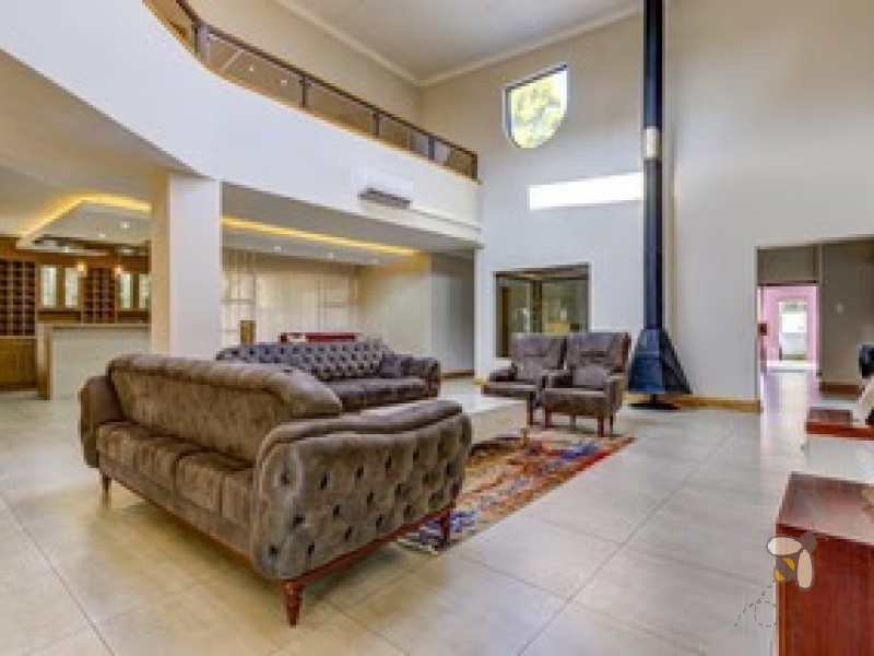 Sonneveld Estate homes for sale, Brakpan luxury property, 5 bedroom house Brakpan, homes with pool and bar Brakpan, Chas Everitt Brakpan listings, houses with 6 garages Brakpan