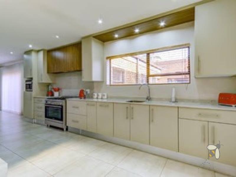 Sonneveld Estate homes for sale, Brakpan luxury property, 5 bedroom house Brakpan, homes with pool and bar Brakpan, Chas Everitt Brakpan listings, houses with 6 garages Brakpan