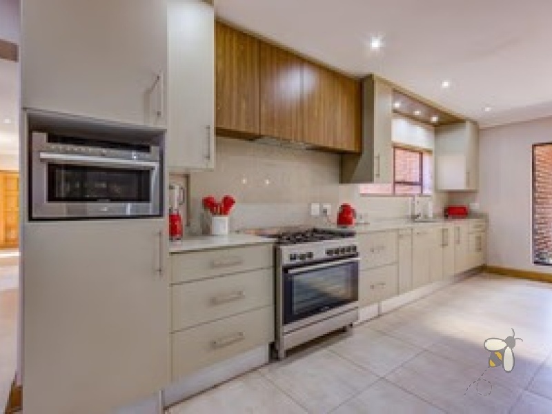 Sonneveld Estate homes for sale, Brakpan luxury property, 5 bedroom house Brakpan, homes with pool and bar Brakpan, Chas Everitt Brakpan listings, houses with 6 garages Brakpan