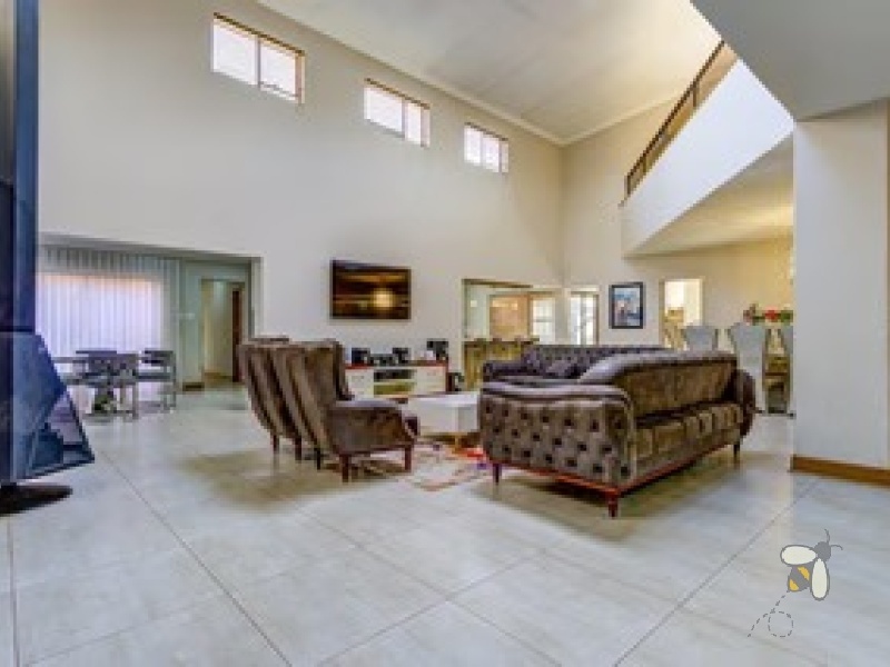 Sonneveld Estate homes for sale, Brakpan luxury property, 5 bedroom house Brakpan, homes with pool and bar Brakpan, Chas Everitt Brakpan listings, houses with 6 garages Brakpan