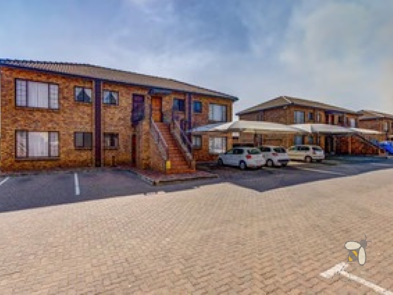 Dalview Brakpan townhouse for sale, 2 bedroom townhouse Dalview, townhouse with garage Brakpan, Chas Everitt Brakpan