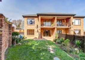 Dalview Brakpan townhouse for sale, 2 bedroom townhouse Dalview, townhouse with garage Brakpan, Chas Everitt Brakpan