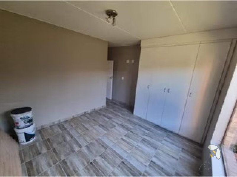 Sonneveld Brakpan property for sale, 2 bedroom ground floor unit Brakpan, townhouse with patio Sonneveld, Chas Everitt Brakpan