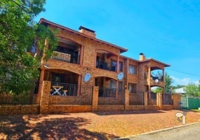 Brakpan Central townhouse for sale, 3 bedroom face brick townhouse Brakpan, ground floor townhouse Brakpan Central, sole mandate property Brakpan