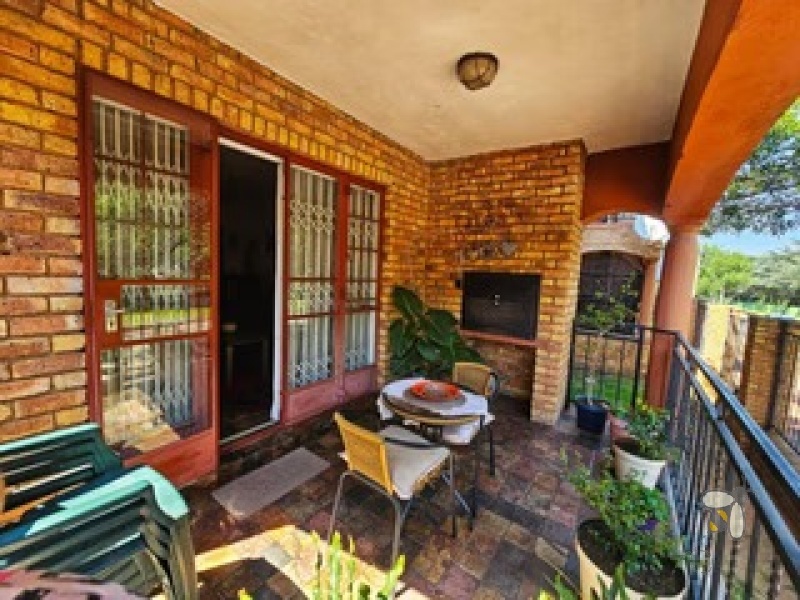 Brakpan Central townhouse for sale, 3 bedroom face brick townhouse Brakpan, ground floor townhouse Brakpan Central, sole mandate property Brakpan