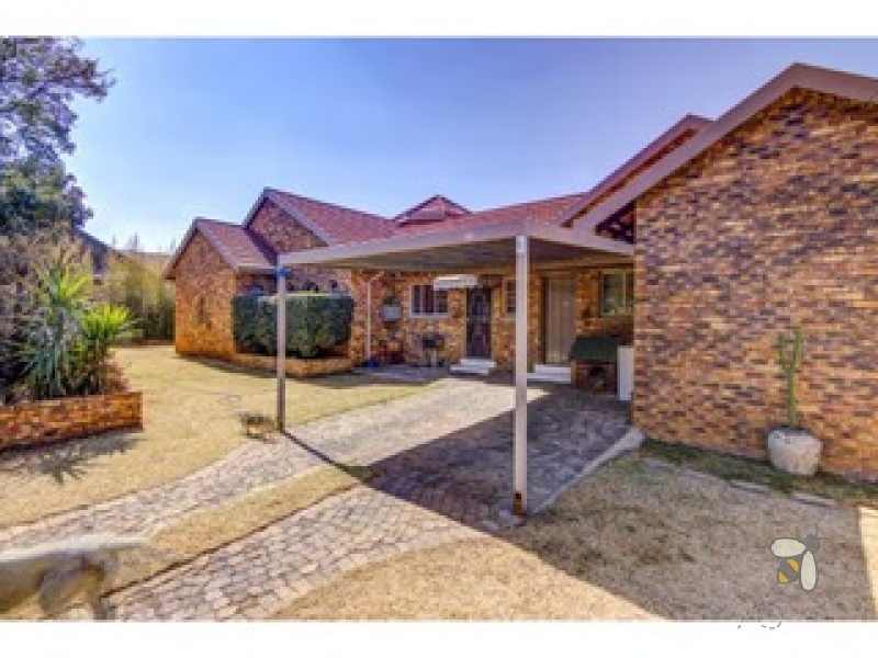 Dalpark Proper Brakpan property for sale, 3 bedroom home with pool Brakpan, face brick house Dalpark, sole mandate property Brakpan