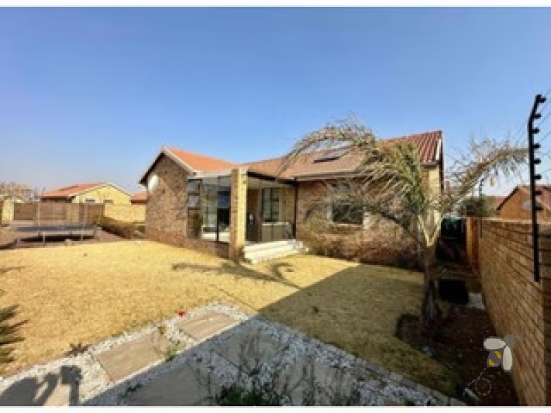 Barsalinga Estate Brakpan, Sunair Park property for sale, secure estate home Brakpan, 3 bedroom house Barsalinga Estate
