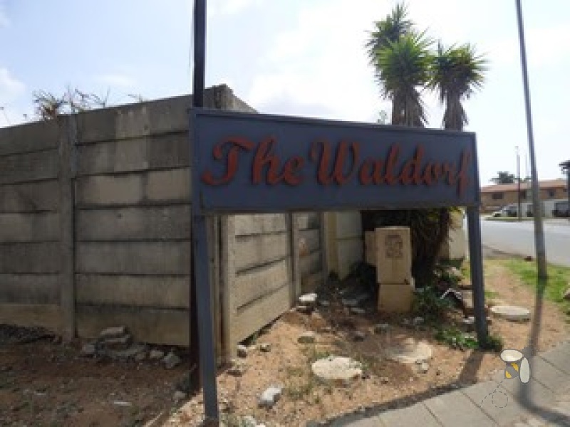 1 bedroom apartment Ravenswood Boksburg, flat for sale Boksburg, secure complex apartment, Ravenswood property for sale, RE/MAX Infoglobe