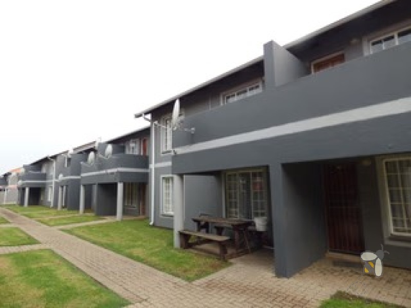1-bedroom apartment Comet Boksburg, modern apartment with balcony Boksburg, flat with pool and braai area Comet Boksburg, secure apartment Boksburg for sale