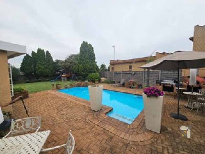 Dalpark homes for sale, Brakpan luxury property, 3 bedroom house Dalpark, home with pool and cottage Brakpan, Chas Everitt Brakpan listings, solar backup homes Brakpan
