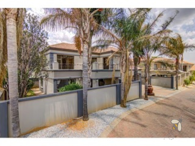 Villa Verona Brakpan property, Kenleaf homes for sale, 3 bedroom estate home Brakpan, secure estate Brakpan, Chas Everitt Brakpan listings, family home with balconies Brakpan