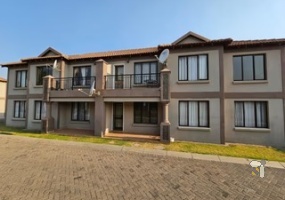 Helderwyk Estate Brakpan, 2 bedroom apartment Brakpan, ground floor unit Brakpan, Chas Everitt Brakpan listings, secure estate living Brakpan, property near Curro School Brakpan