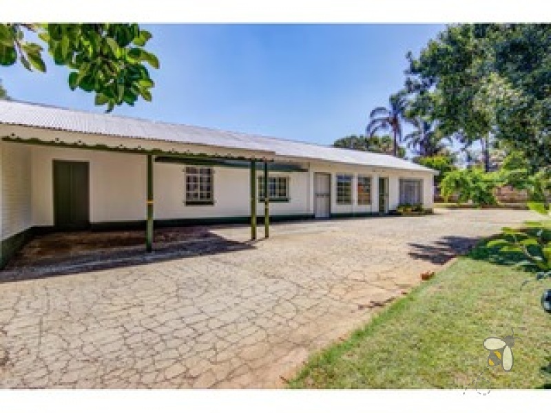 Sonneveld Brakpan property, small holding Brakpan, cottages for sale Brakpan, secure estate living Brakpan, Chas Everitt Brakpan listings, investment property Brakpan