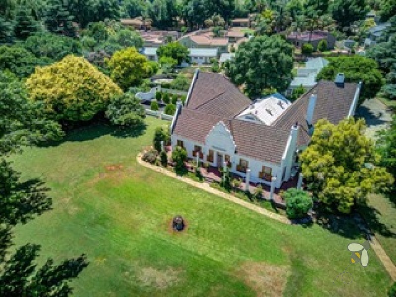 Sonneveld Brakpan property, small holding Brakpan, cottages for sale Brakpan, secure estate living Brakpan, Chas Everitt Brakpan listings, investment property Brakpan