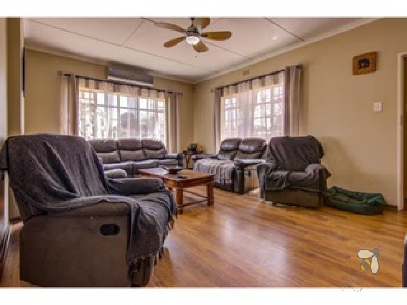 Dalpark Brakpan property, 3 bedroom house Brakpan, secure home Dalpark, family home Brakpan, Chas Everitt Brakpan listings, property with pool Brakpan