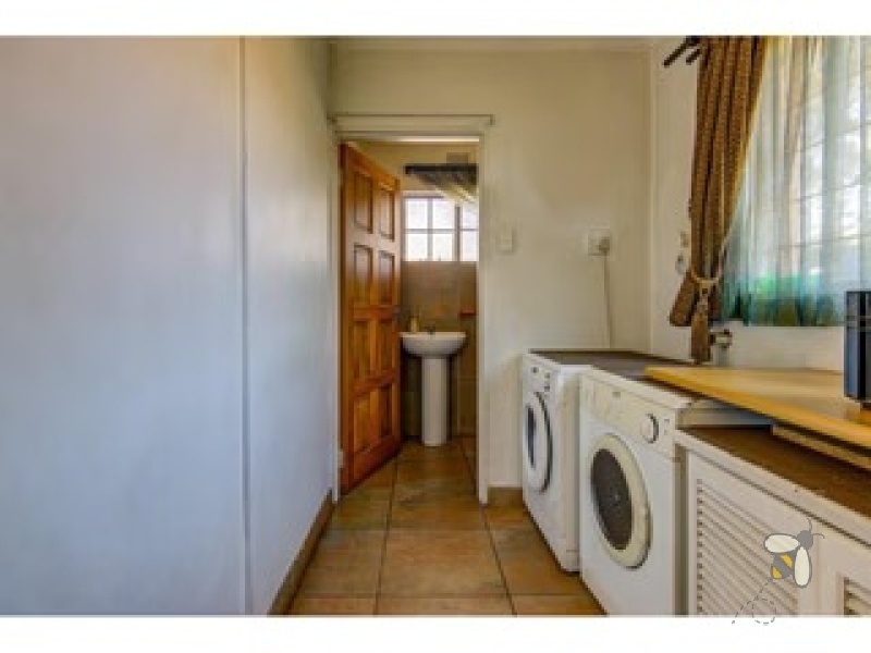 Dalpark Proper Brakpan property, family home Brakpan, 4 bedroom house Brakpan, home office Dalpark, pool home Brakpan, Chas Everitt Brakpan