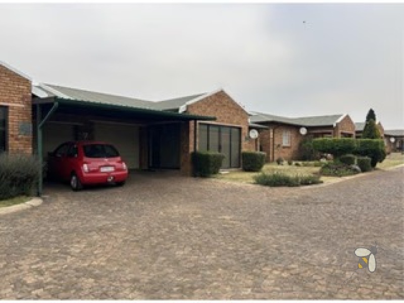 Sunair Park Brakpan simplex, low-maintenance home Brakpan, 2 bedroom townhouse Brakpan, secure complex Brakpan, Chas Everitt Brakpan