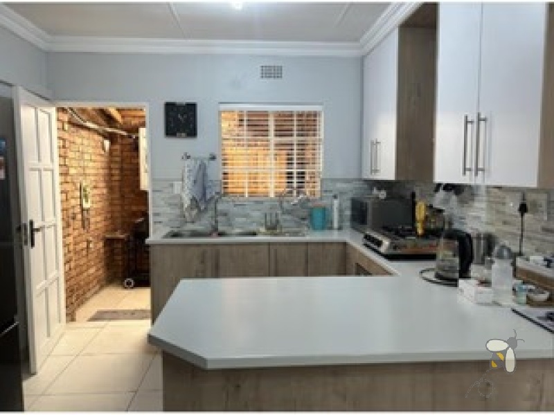 Sunair Park Brakpan simplex, low-maintenance home Brakpan, 2 bedroom townhouse Brakpan, secure complex Brakpan, Chas Everitt Brakpan