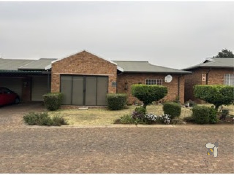 Sunair Park Brakpan simplex, low-maintenance home Brakpan, 2 bedroom townhouse Brakpan, secure complex Brakpan, Chas Everitt Brakpan