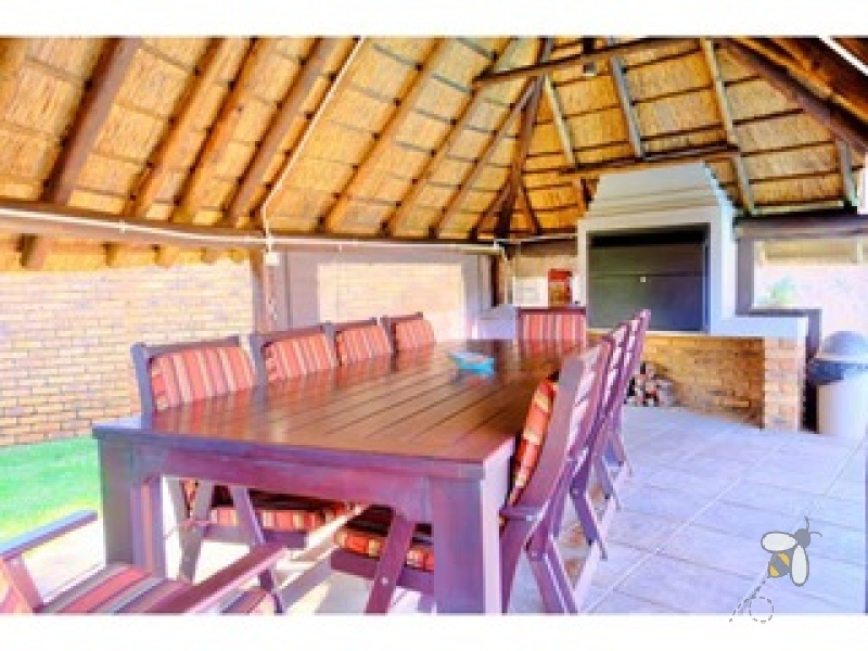 Dalpark Brakpan property, luxury home Dalpark, house with cottage Dalpark Brakpan, home with pool and inverter Dalpark, Chas Everitt Brakpan