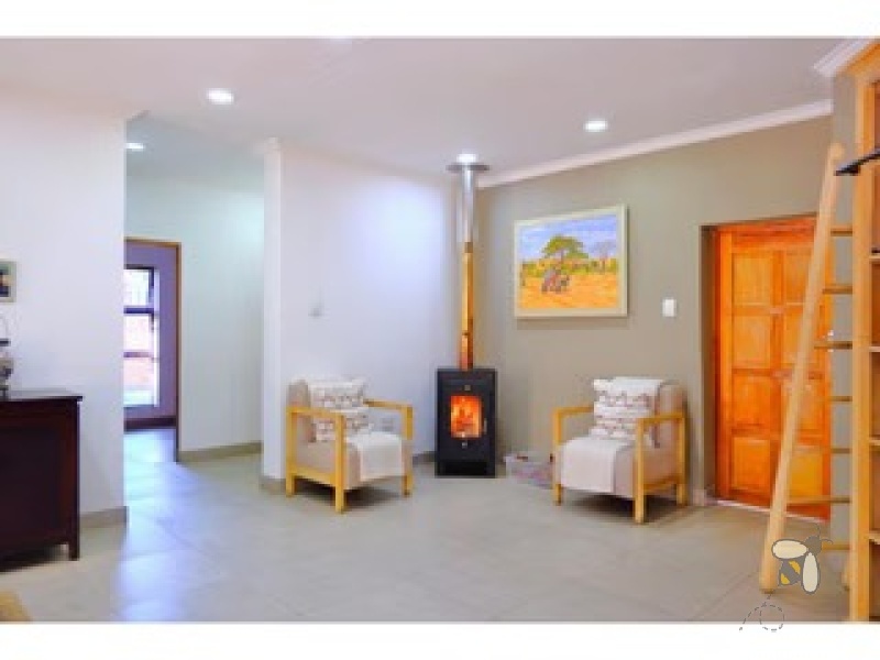 Dalpark Brakpan property, luxury home Dalpark, house with cottage Dalpark Brakpan, home with pool and inverter Dalpark, Chas Everitt Brakpan