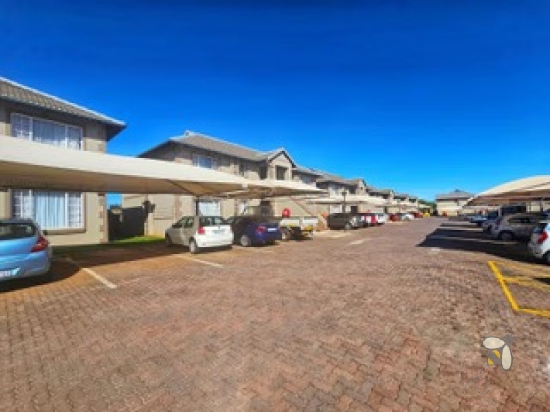 Minnebron Brakpan property, 2 bedroom apartment Brakpan, unit with balcony Brakpan, flats for sale Minnebron, Chas Everitt Brakpan
