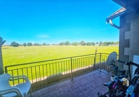 Minnebron Brakpan property, 2 bedroom apartment Brakpan, unit with balcony Brakpan, flats for sale Minnebron, Chas Everitt Brakpan
