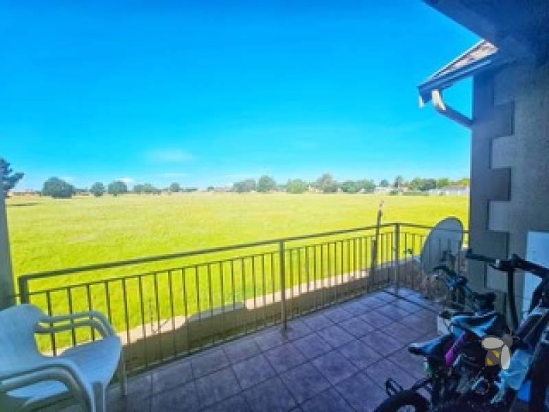 Minnebron Brakpan property, 2 bedroom apartment Brakpan, unit with balcony Brakpan, flats for sale Minnebron, Chas Everitt Brakpan