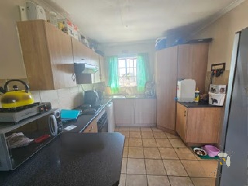 Minnebron Brakpan property, 2 bedroom apartment Brakpan, unit with balcony Brakpan, flats for sale Minnebron, Chas Everitt Brakpan