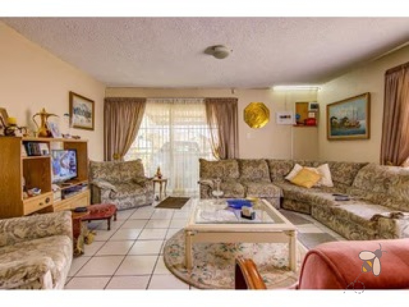 Brenthurst Brakpan property, 2 houses 1 price Brakpan, house with granny flat Brenthurst, Chas Everitt Brakpan, Brakpan family homes