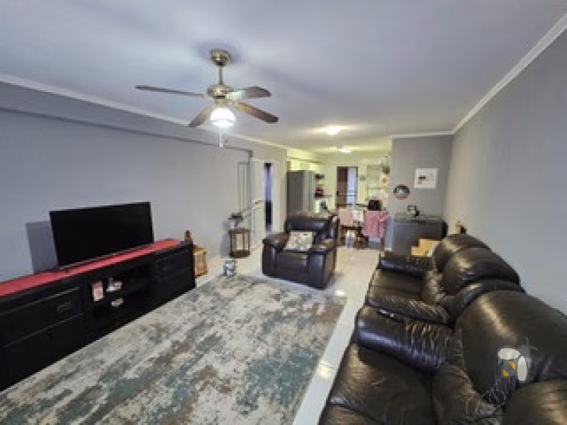 Kenleaf Brakpan property, 2 bedroom ground floor unit Brakpan, Chas Everitt Brakpan, sectional title unit Brakpan, Kenleaf apartments for sale