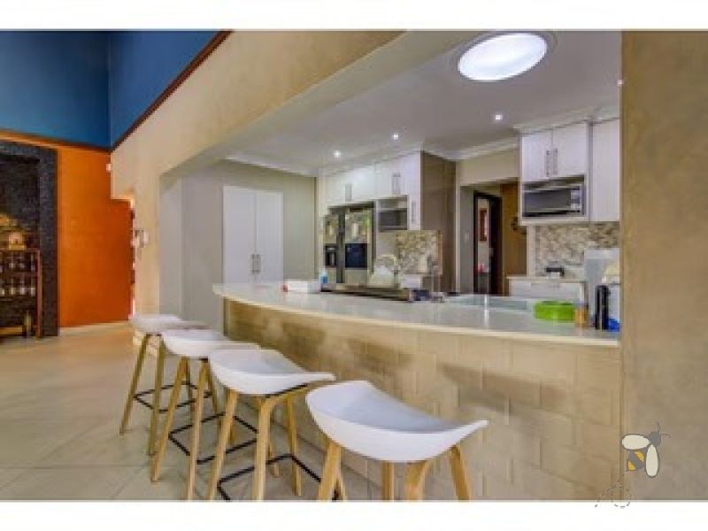 Sonneveld Brakpan property, luxury home Brakpan, 4 bedroom home with cottage Brakpan, Chas Everitt Brakpan, houses with solar Brakpan, large stand properties Brakpan