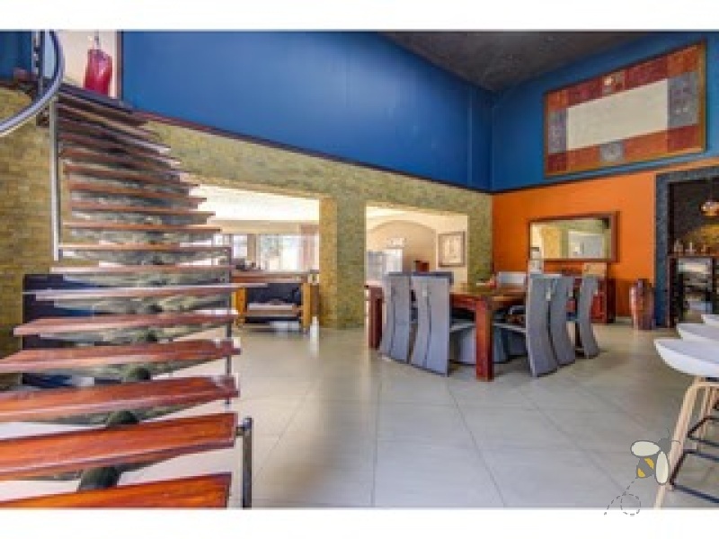 Sonneveld Brakpan property, luxury home Brakpan, 4 bedroom home with cottage Brakpan, Chas Everitt Brakpan, houses with solar Brakpan, large stand properties Brakpan