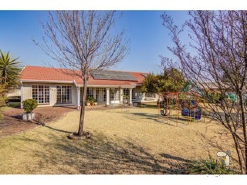 Dalpark Proper property for sale, 3 bedroom home Brakpan, family home with solar backup Brakpan, Chas Everitt Brakpan, Dalpark homes with garden