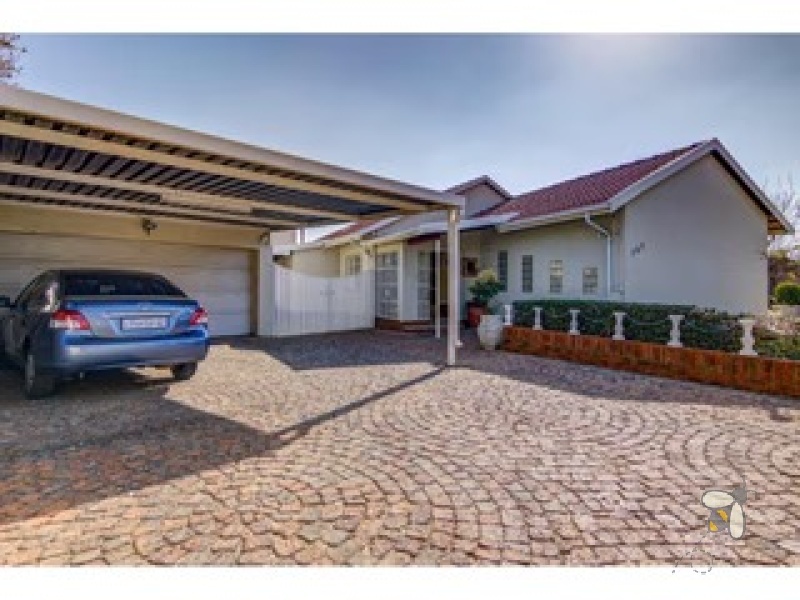 Dalpark Proper property for sale, 3 bedroom home Brakpan, family home with solar backup Brakpan, Chas Everitt Brakpan, Dalpark homes with garden