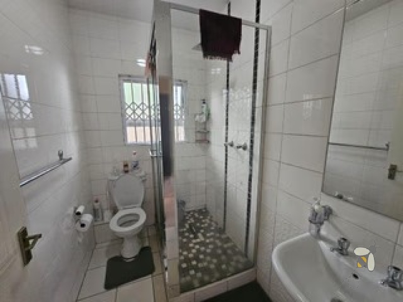 Kenleaf Brakpan property, ground floor unit for sale Brakpan, 2 bedroom apartment Kenleaf, Chas Everitt Brakpan, property near schools and shops