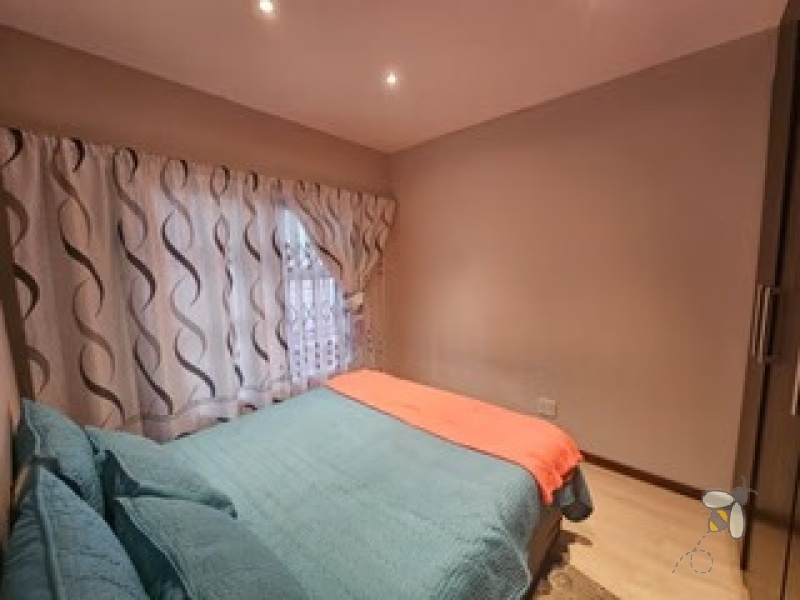 Kenleaf Brakpan property, ground floor unit for sale Brakpan, 2 bedroom apartment Kenleaf, Chas Everitt Brakpan, property near schools and shops