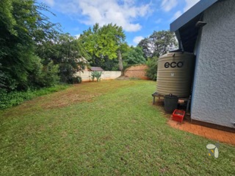 Larrendale Brakpan property, 5 bedroom home Brakpan, house with second dwelling Brakpan, Chas Everitt Brakpan, property with pool Larrendale