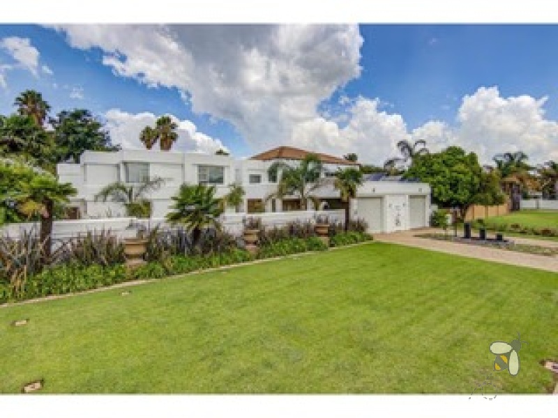 Sonneveld Brakpan luxury home, designer home Brakpan, 1000m2 house for sale Brakpan, Chas Everitt Brakpan, prestige property Sonneveld, house with pool Brakpan