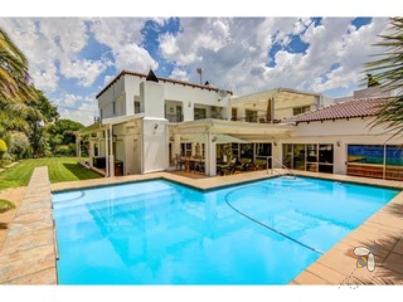 Sonneveld Brakpan luxury home, designer home Brakpan, 1000m2 house for sale Brakpan, Chas Everitt Brakpan, prestige property Sonneveld, house with pool Brakpan