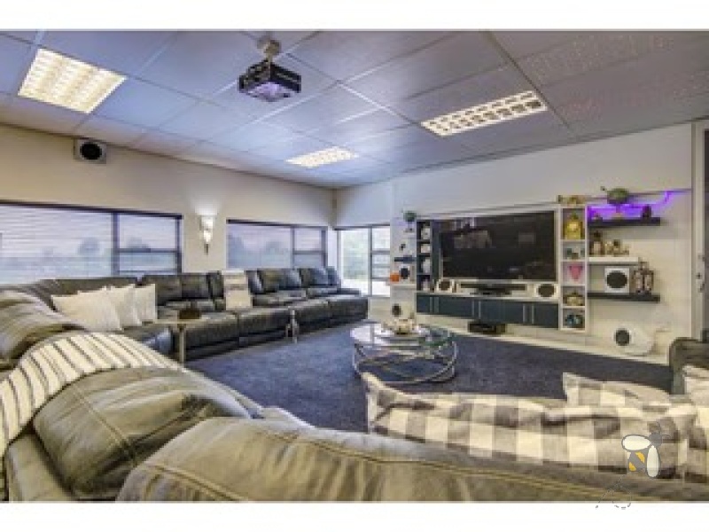 Sonneveld Brakpan luxury home, designer home Brakpan, 1000m2 house for sale Brakpan, Chas Everitt Brakpan, prestige property Sonneveld, house with pool Brakpan