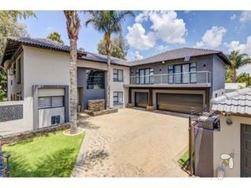 Sonneveld Estate Brakpan, Sonneveld Brakpan property, Brakpan luxury homes, Brakpan estate living, Brakpan houses for sale, Sonneveld 5 bedroom home, Sonneveld pool house, Sonneveld secure estate, Brakpan modern homes, Brakpan dream home