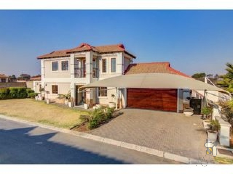 Sunair Park Brakpan property, 5 bedroom house Brakpan, luxury home Sunair Park, Brakpan homes for sale, Sunair Park estate property, family home with pool Brakpan, secure estate Brakpan, renovated house Brakpan