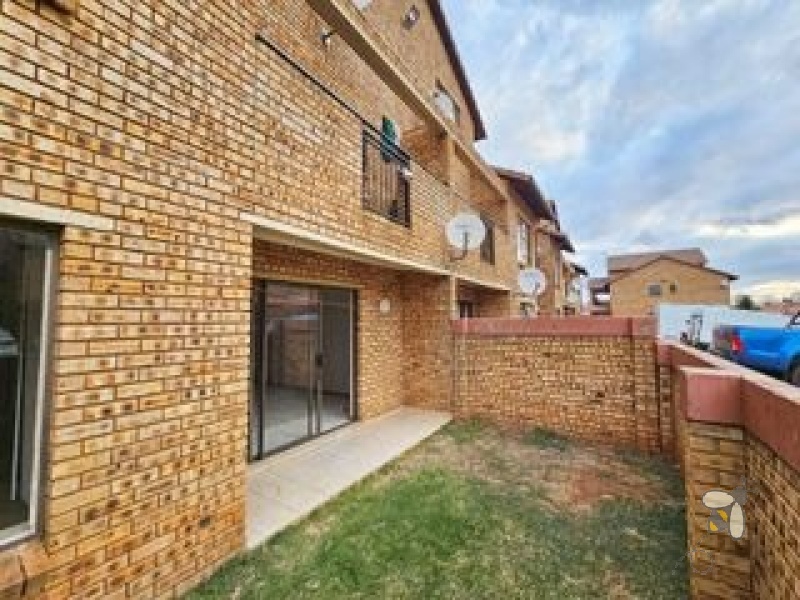 Sunair Park property for sale, 2 bedroom house Brakpan, Brakpan homes for sale, property investment Brakpan, Sunair Park real estate, Chas Everitt Brakpan, PPRA registered agents