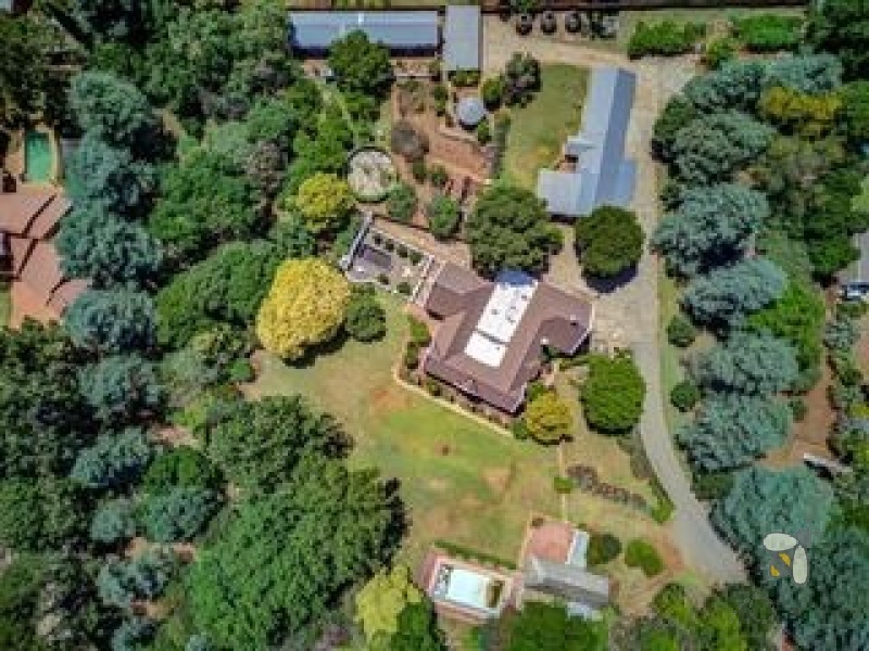 small holding Sonneveld Brakpan, cottages for sale Brakpan, investment property Sonneveld, secure estate Brakpan, property with rental cottages Brakpan