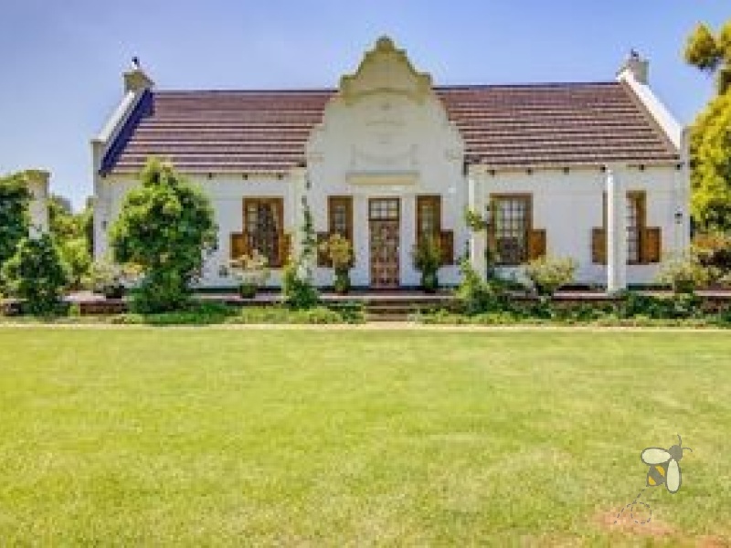 small holding Sonneveld Brakpan, cottages for sale Brakpan, investment property Sonneveld, secure estate Brakpan, property with rental cottages Brakpan