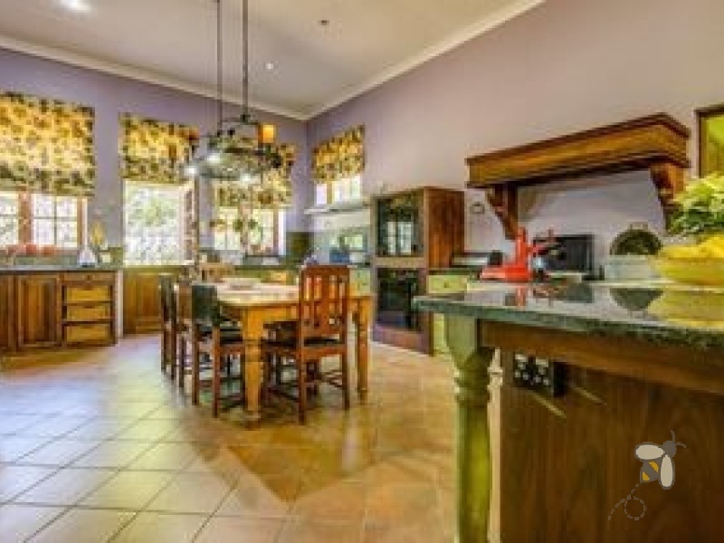 small holding Sonneveld Brakpan, cottages for sale Brakpan, investment property Sonneveld, secure estate Brakpan, property with rental cottages Brakpan