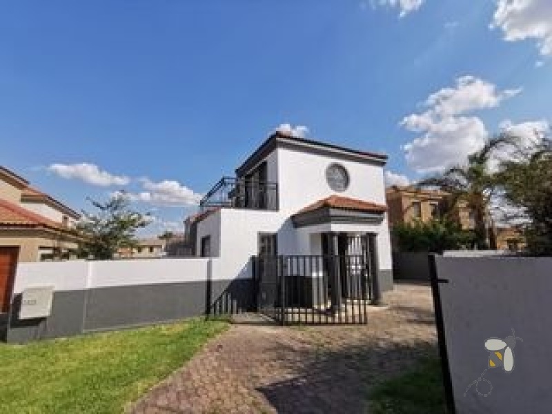 Brakpan North property for sale, double storey home Brakpan, 2 bedroom house Brakpan, modern homes Brakpan, investment property Brakpan