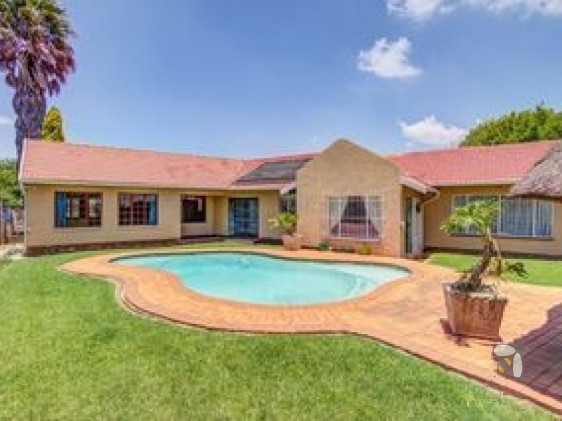 Brakpan North house for sale, property with flatlet Brakpan, 3 bedroom home Brakpan, houses with pool Brakpan, family home Brakpan