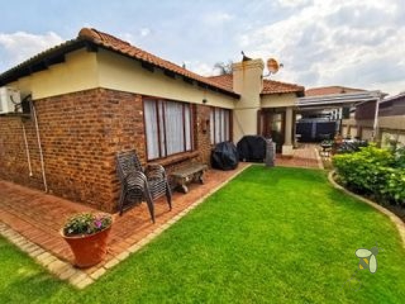 Sonneveld property for sale, Brakpan freestanding home, 3 bedroom house Brakpan, secure estate Brakpan, facebrick home Sonneveld, private garden Brakpan, modern family home Brakpan, low maintenance house Brakpan